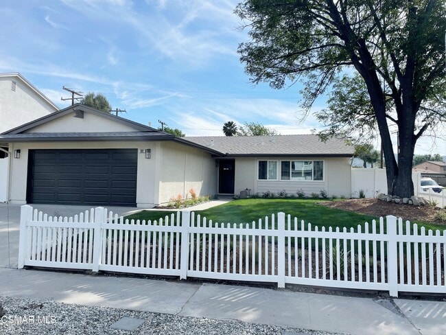 Building Photo - 382 Aristotle St