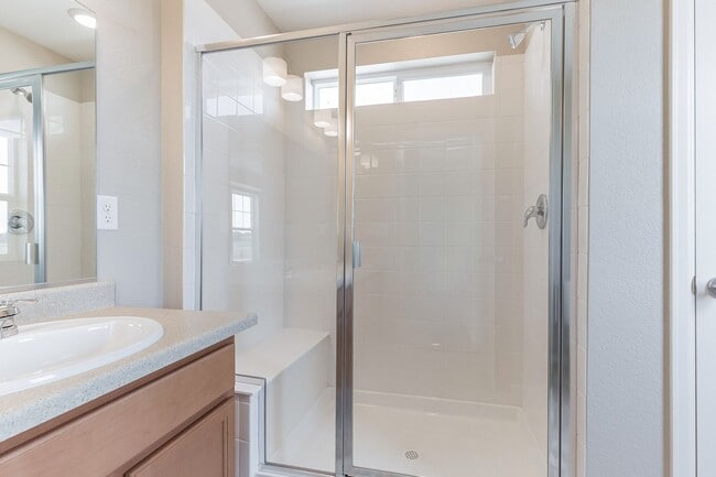 Building Photo - Contemporary 3 bedroom attached residence ...