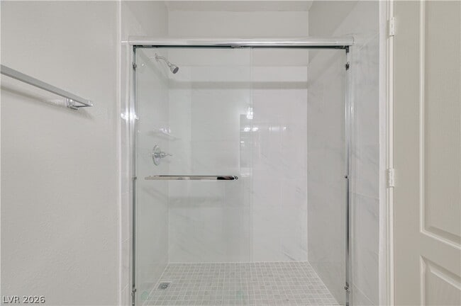 Building Photo - 1900 N Torrey Pines Dr