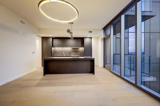 Building Photo - 44 East Ave