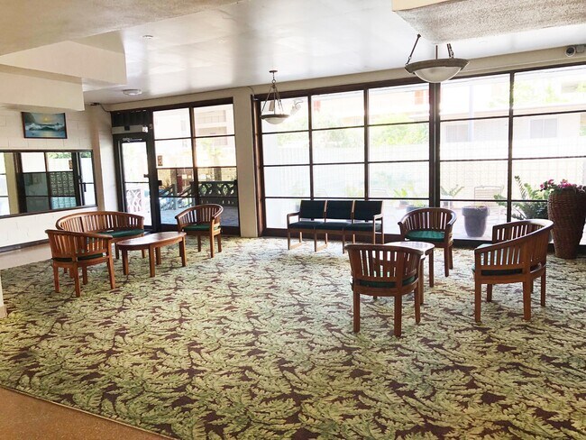 Building Photo - Waikiki - 1 bed 1 bath  w/ Parking - Utilities included!