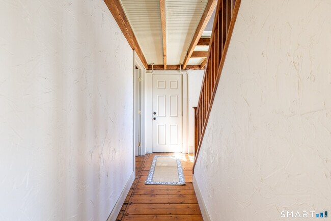 Building Photo - 1187 Mt Carmel Ave