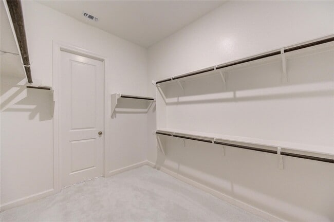 Building Photo - 25326 Loch Doon Dr