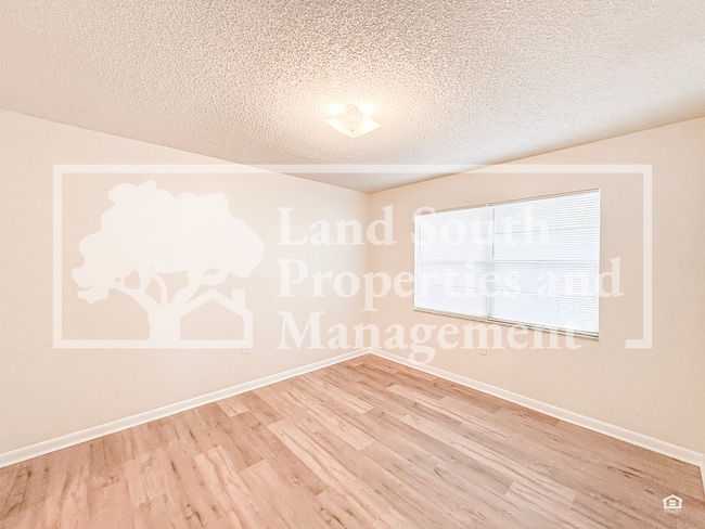 Building Photo - 724 Angelina Ln