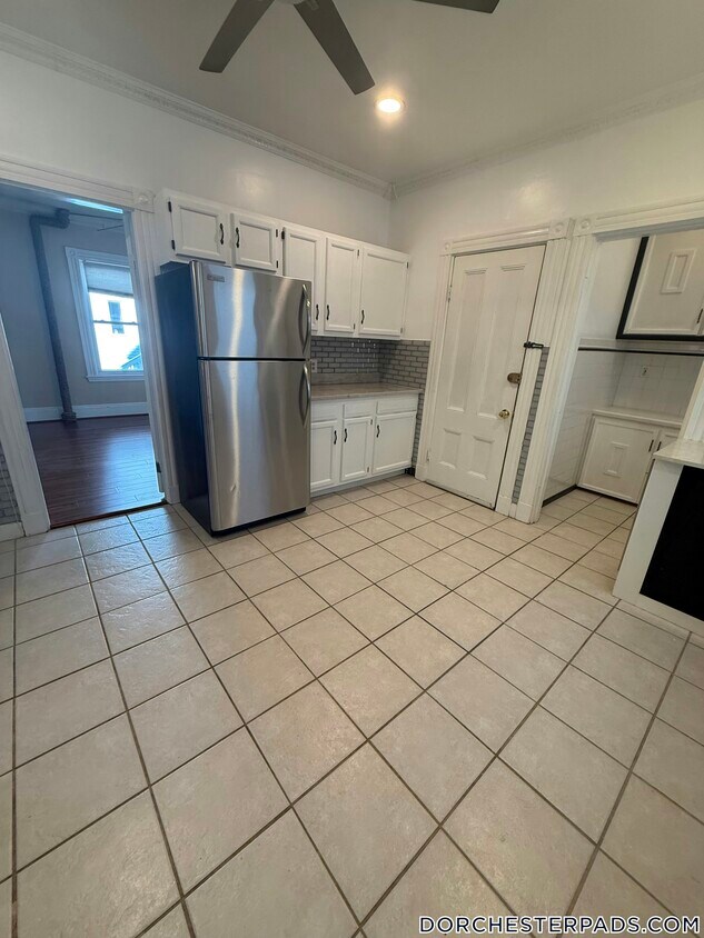 Building Photo - 369 Savin Hill Ave
