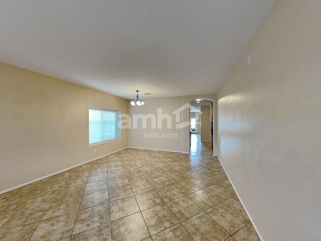 Building Photo - 14643 W Acapulco Ln