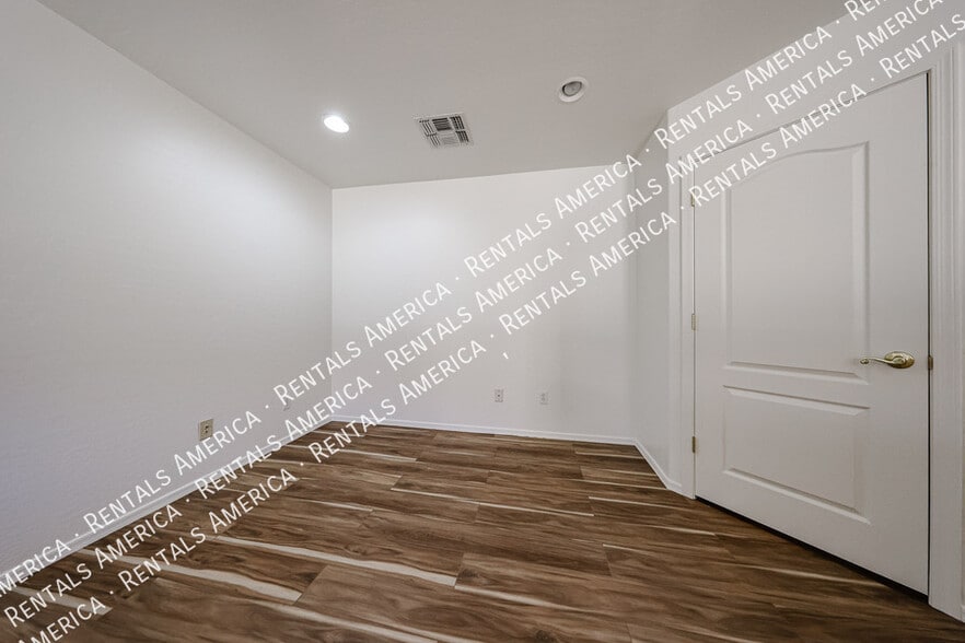 Building Photo - 5415 E McKellips Rd