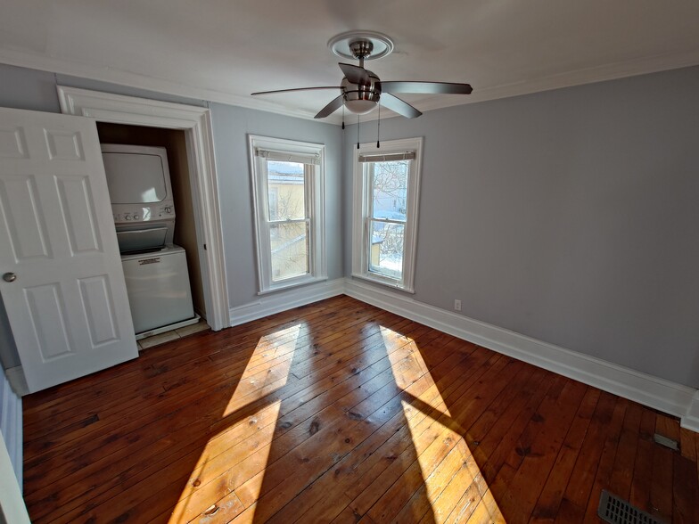 Large Bedroom - 142 Prospect Ave