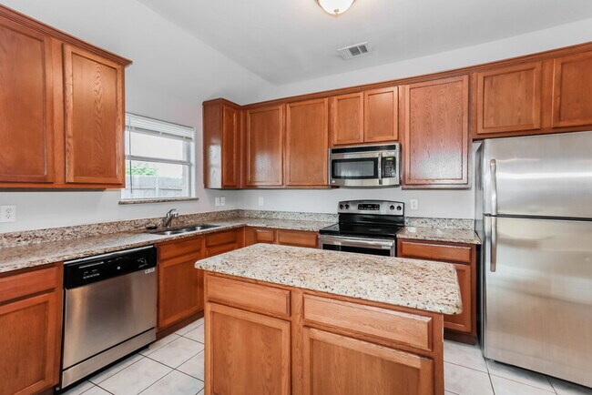 Building Photo - 12419 Pinestraw Rd