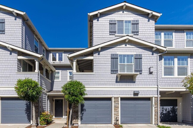 Building Photo - 200 Live Oak Way