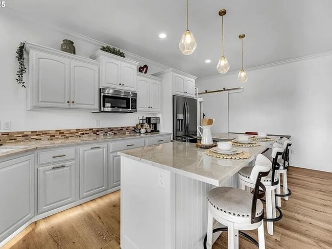 Building Photo - LUXURY FURNISHED ADU FOR RENT – 915 Sq. Ft. Private Retreat, Utilities included!