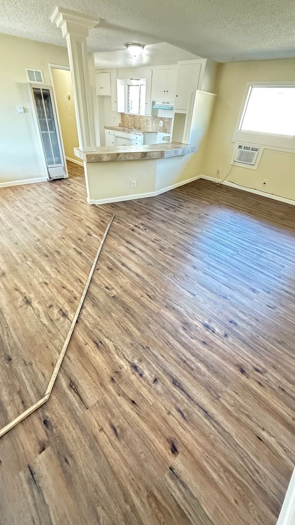 Building Photo - 2 bedroom 1 bath available near UC Riverside