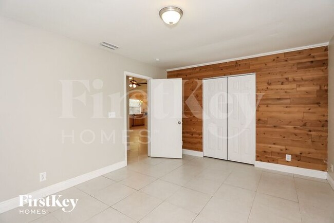 Building Photo - 4582 Brook Dr