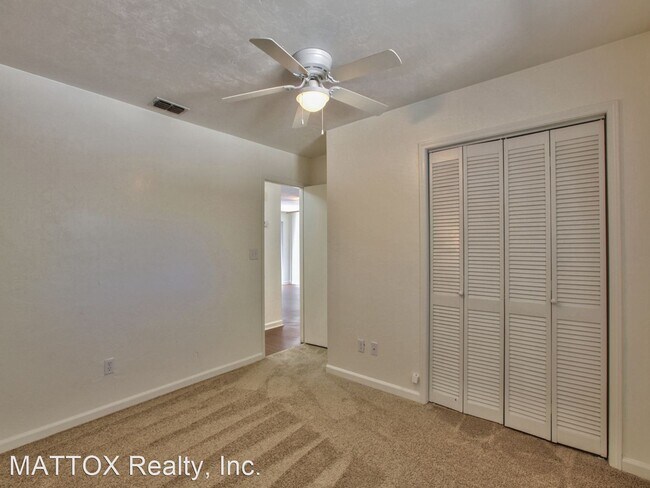 Building Photo - 2 br, 1.5 bath House - 4791 Leah Court
