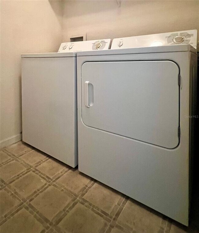 Building Photo - 17112 Carrington Park Dr