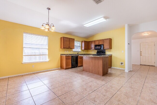 Building Photo - 8914 Walnut Springs