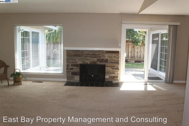 Building Photo - 843 Avalon Way