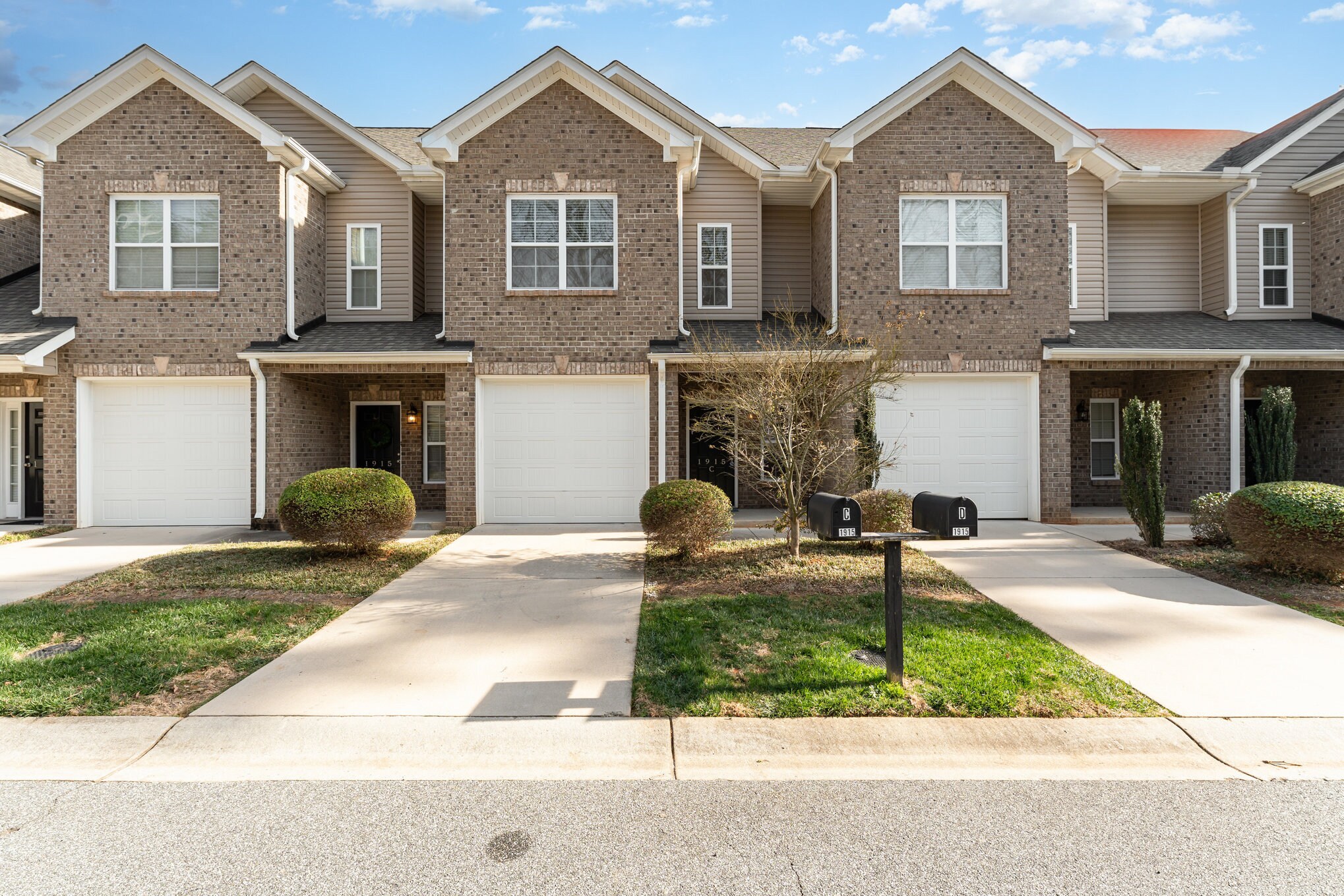 Building Photo - 1915 Fleming Rd