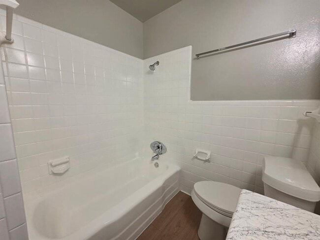 Building Photo - 701 E 45th St