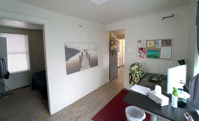 Building Photo - El Paso St (519 S)