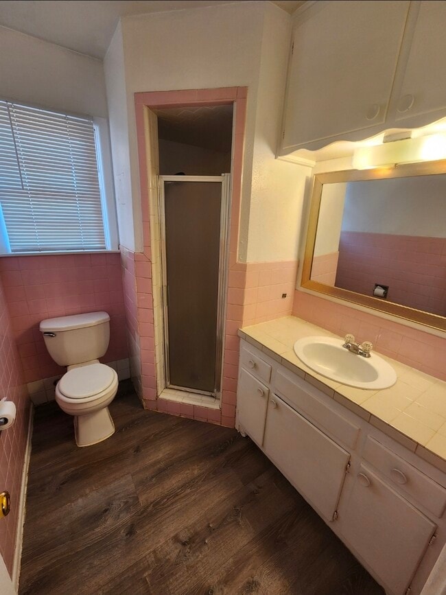 Building Photo - 3 bed 2 bath home with 1 car garage