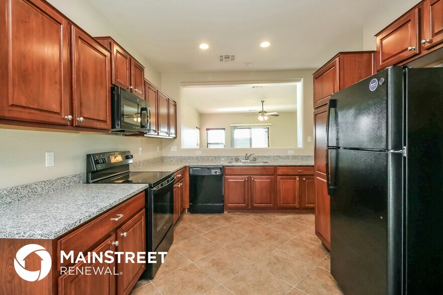 Building Photo - 42725 W Martie Lynn Rd