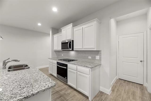 Building Photo - 521 Sandiford Ct