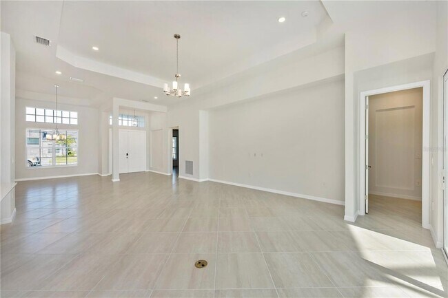 Building Photo - 12655 Wellen Golf St