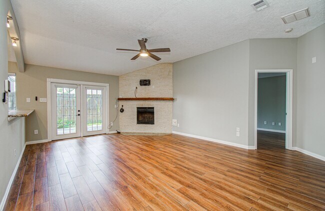 Building Photo - 10546 Rippling Fields Dr