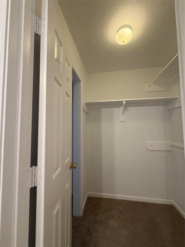 Building Photo - 19026 N Canyon Dr