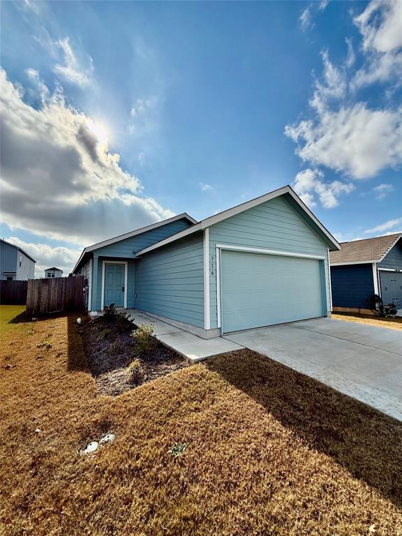 Building Photo - 716 Commander Abbott Dr