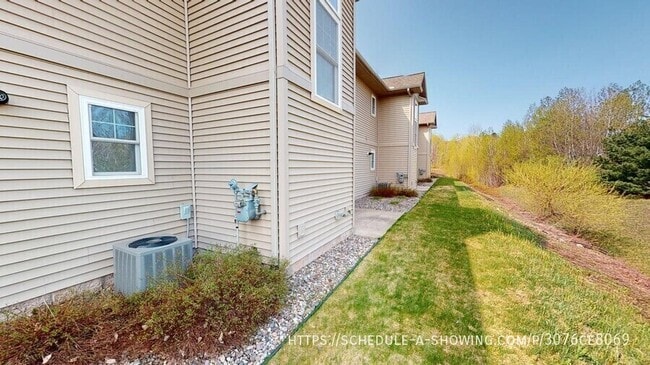 Building Photo - 1802 N Creek Cir