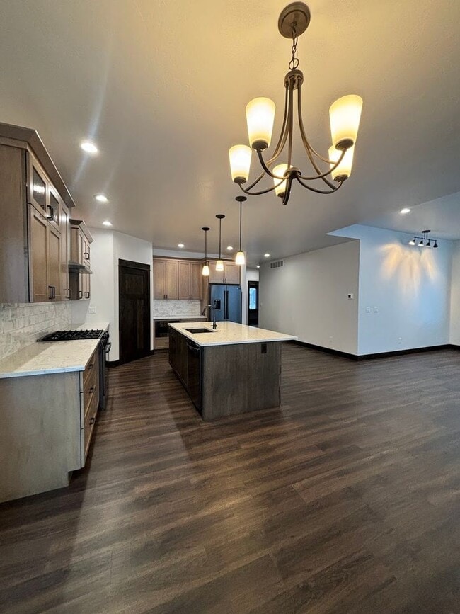 Building Photo - Stunning 4-bedroom, 3-bathroom home in The Ranch Club