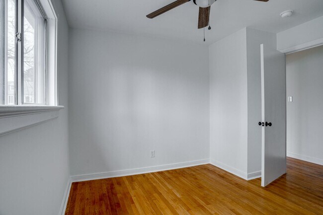 Building Photo - 2403 Flint St