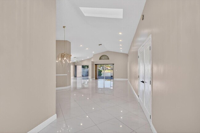 Building Photo - 7891 Sailing Shores Terrace
