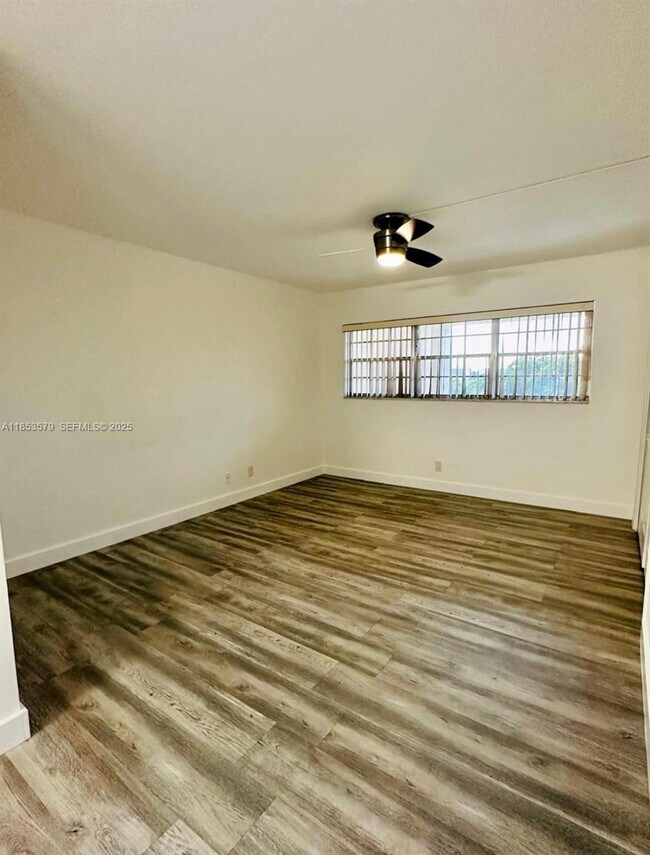 Building Photo - 2940 N Course Dr