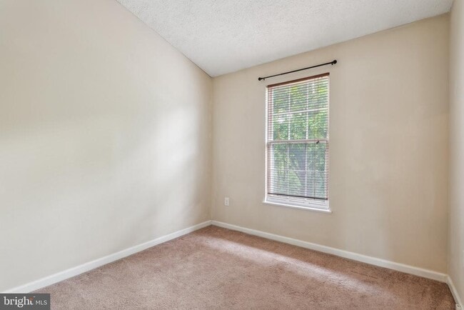 Building Photo - 5492 Prince William Ct