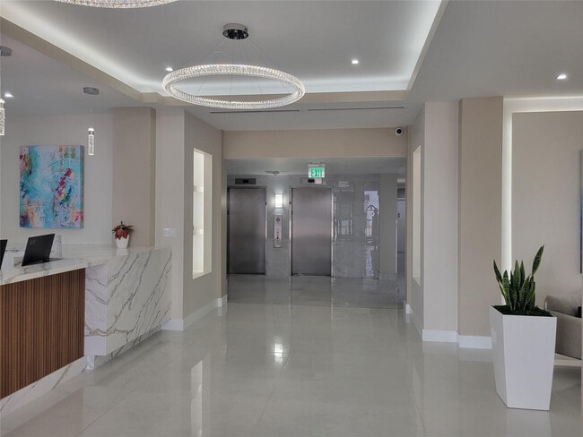 Building Photo - 2401 S Ocean Dr