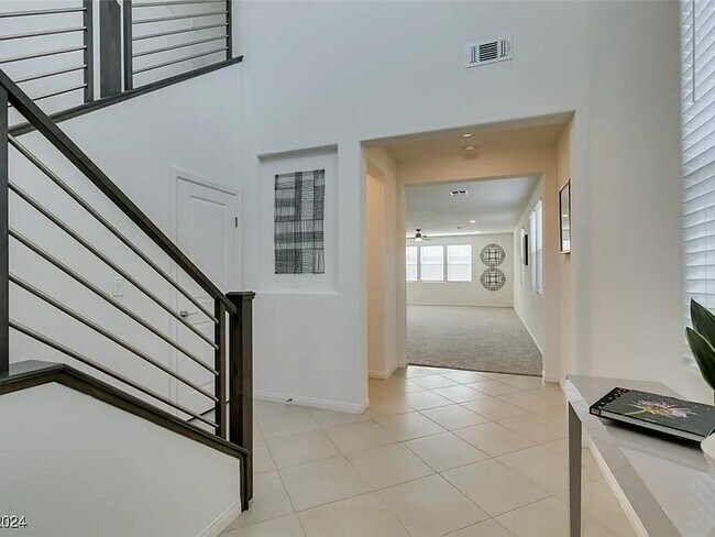 Building Photo - 6985 Solano Cyn Ave