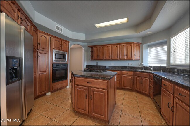 Building Photo - 6300 Franklin Vista Dr