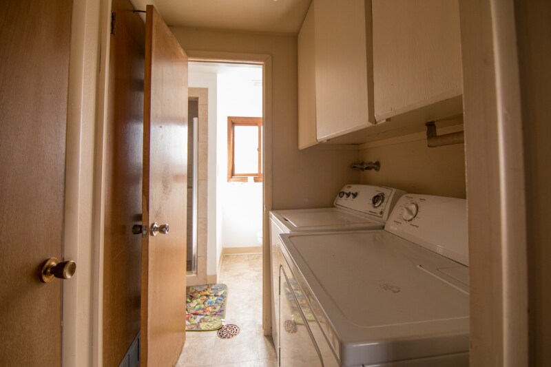 Building Photo - 1717 W Lake St