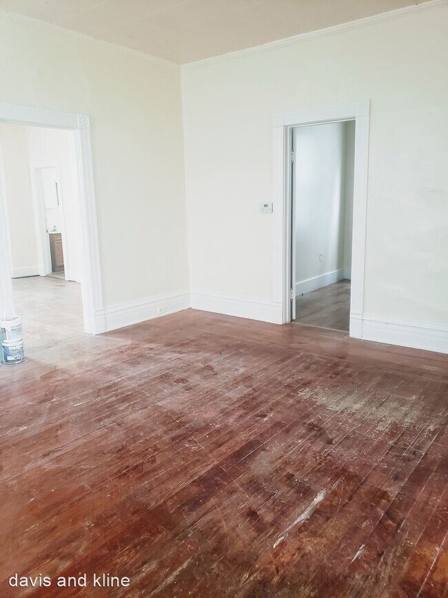 Building Photo - 3 br, 1 bath House - 1010 Vine Street