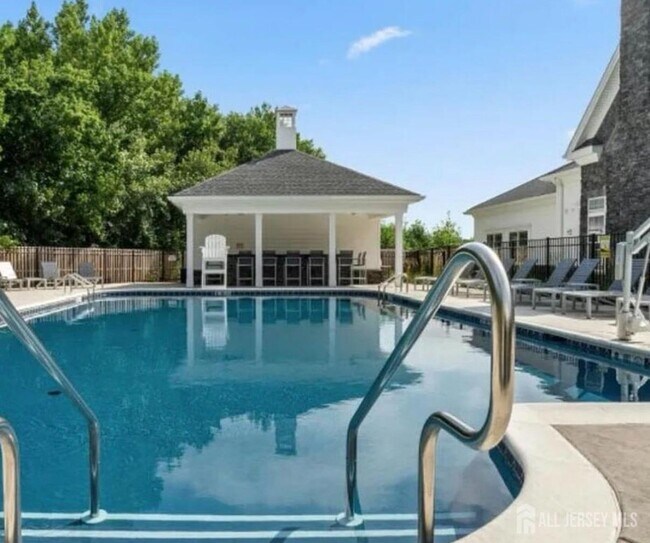 Building Photo - 1015 Vanderbergh Blvd