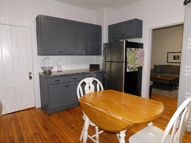 Building Photo - 46 Kingsley Ave