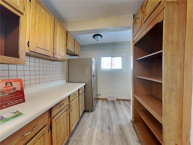 Building Photo - 1115 19th Ave NE