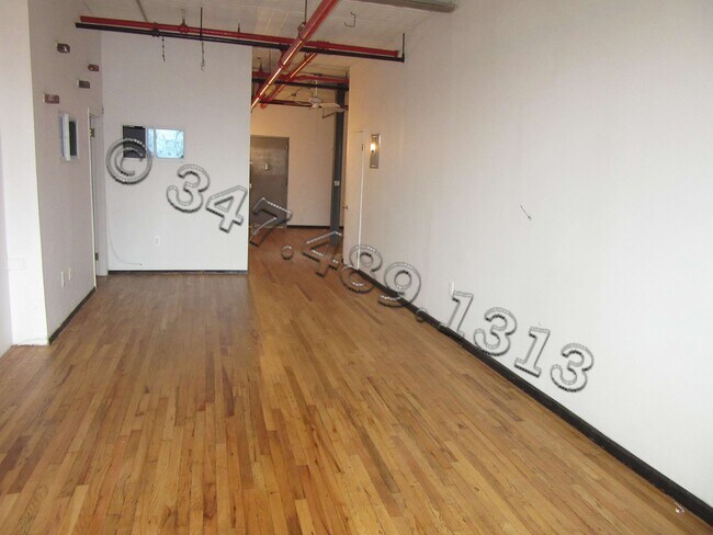 Building Photo - 132 N 5th St
