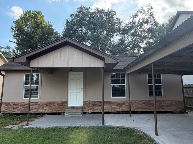 Primary Photo - 1720 Roxella St