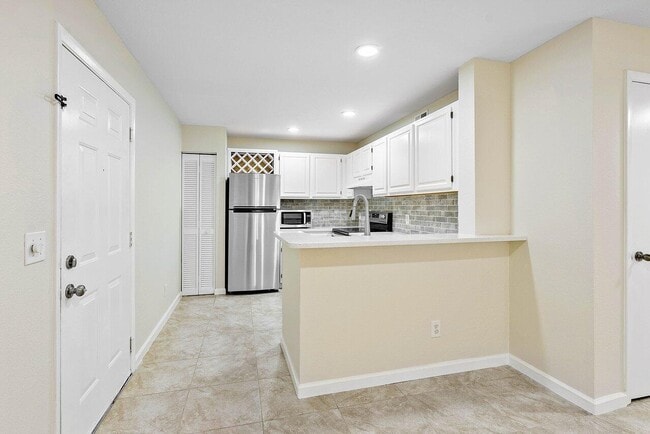 Building Photo - 1885 Palm Cove Blvd