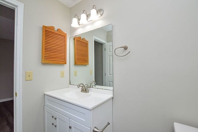 Building Photo - Easy Commute to the University or Uptown Charlotte COMING SOON!!!