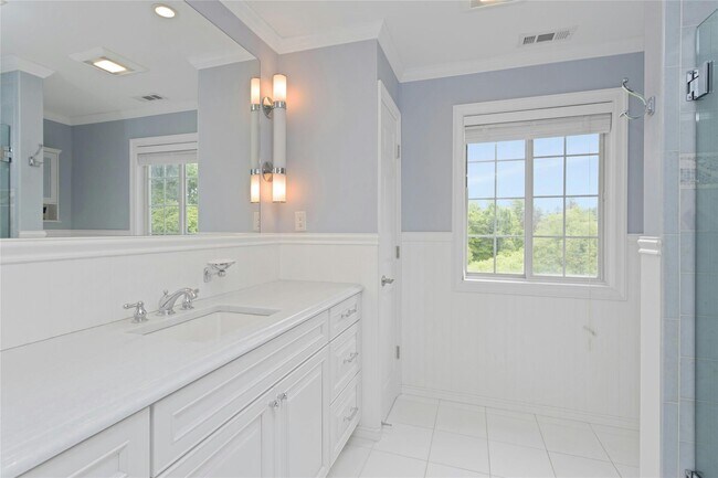 Building Photo - 804 Ashford Cir